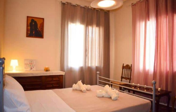 Marble Cool 2-Bedroom Down Town Yard House Kissamos Bagian luar foto