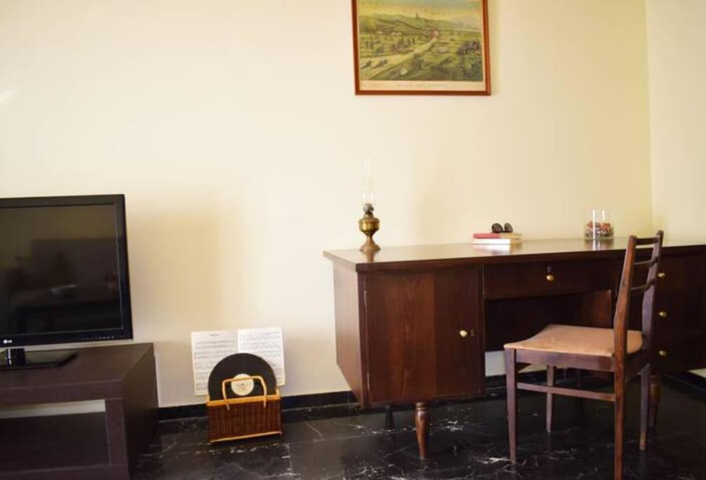 Marble Cool 2-Bedroom Down Town Yard House Kissamos Bagian luar foto