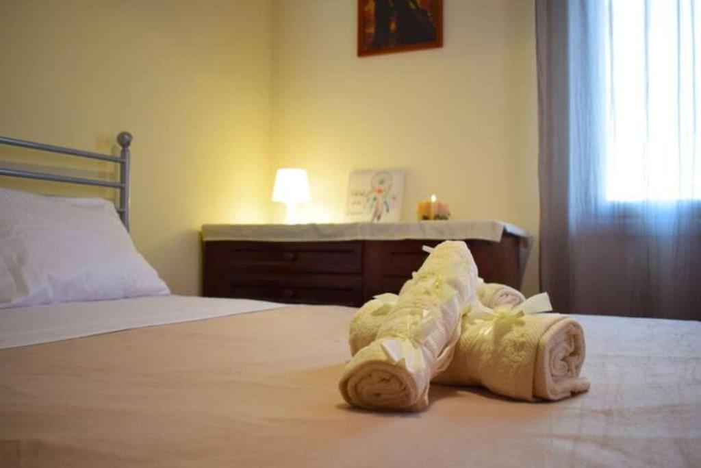 Marble Cool 2-Bedroom Down Town Yard House Kissamos Bagian luar foto
