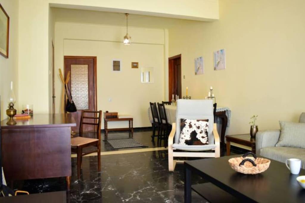 Marble Cool 2-Bedroom Down Town Yard House Kissamos Bagian luar foto
