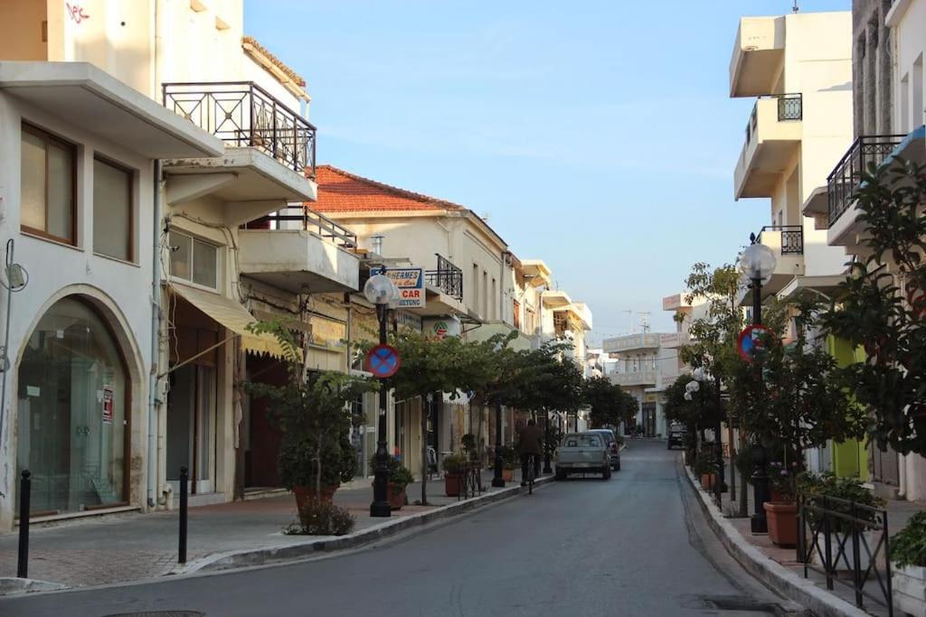 Marble Cool 2-Bedroom Down Town Yard House Kissamos Bagian luar foto
